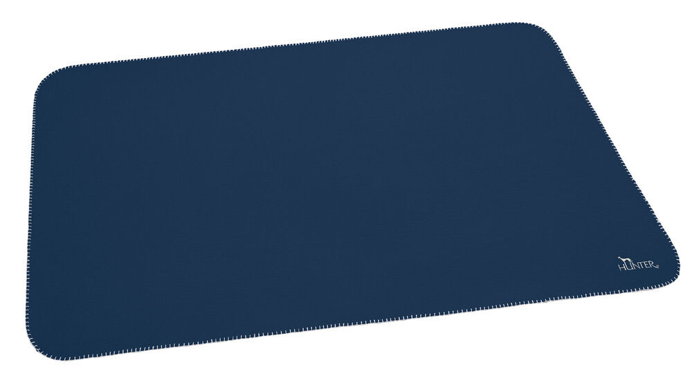 CASPER Blanket - Hunter-petstore -cozy dog blanket for at home or when traveling -with simple design and discreet HUNTER embroidery -can be used individually or as an insert for transport boxes or dog beds -can be stowed away to save space -washable at 90 °F