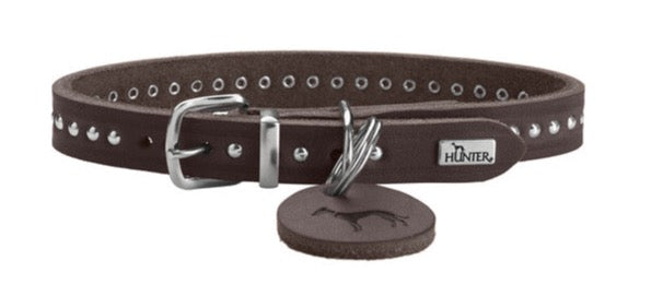 AALBORG Style Collar - Hunter-petstore -heavily greased full cowhide -durable and hard wearing -with stylish rivet trim -with leather key ring -made in Germany