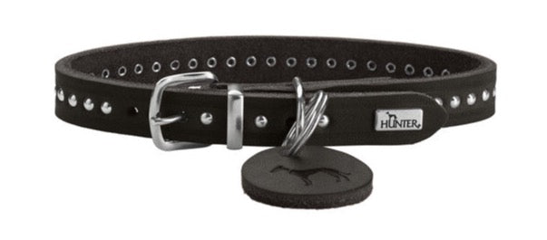 AALBORG Style Collar - Hunter-petstore -heavily greased full cowhide -durable and hard wearing -with stylish rivet trim -with leather key ring -made in Germany