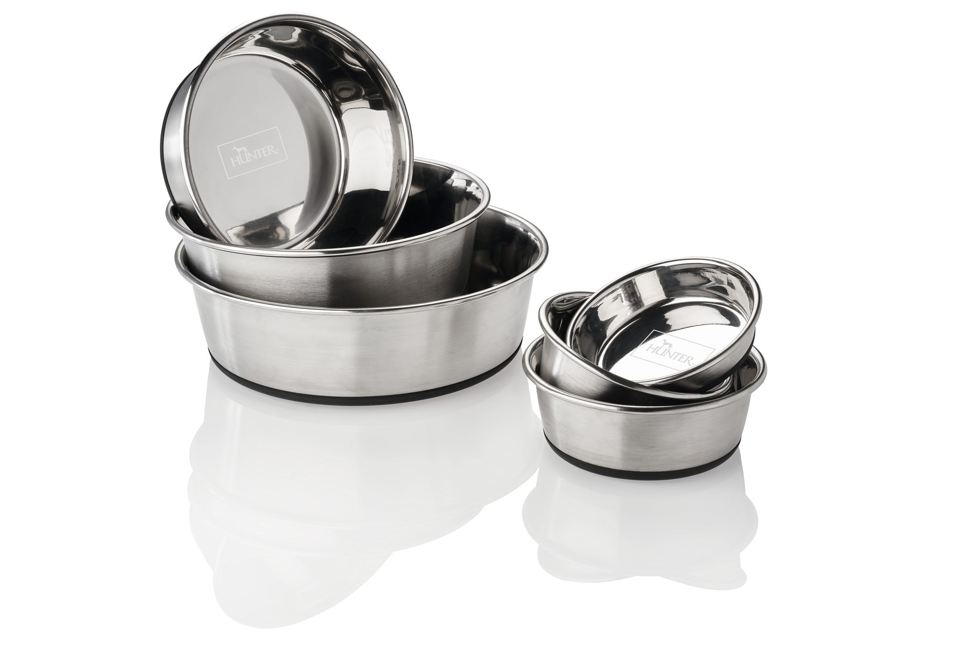 CLASSIC Bowl - Hunter-petstore -Feeding or drinking bowl made of stainless steel -Decent HUNTER engraving -Simple, timelessly elegant design -Slip-resistant silicone rim on the base -Long-lasting, shock and scratch resistant -Easy to clean and dishwasher safe -Food safe