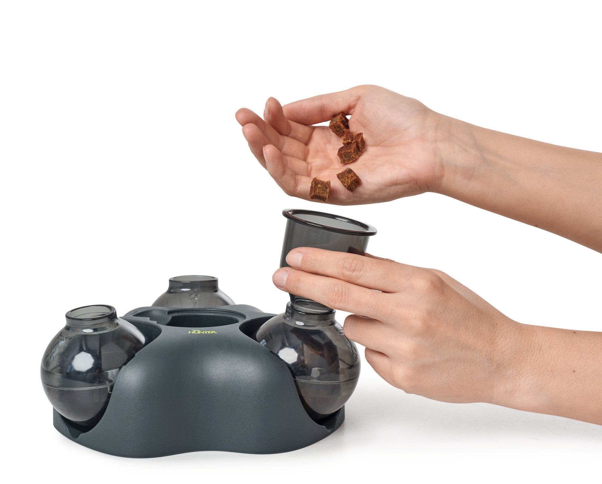 KEM Dog/Cat toy - Hunter-petstore -interactive brainteaser for dogs and cats -can be filled with snacks -including a practical funnel