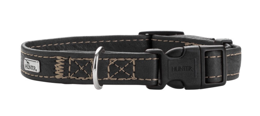 CANADIAN UP Petit Collar - Hunter-petstore -lightweight collar for small dogs and puppies -with premium leather from ecological and socially responsible production -with fittings made of light, robust plastic -with extra small D-ring and click fastener -particularly soft and supple feel -gentle processing for high wearing comfort -made in Germany