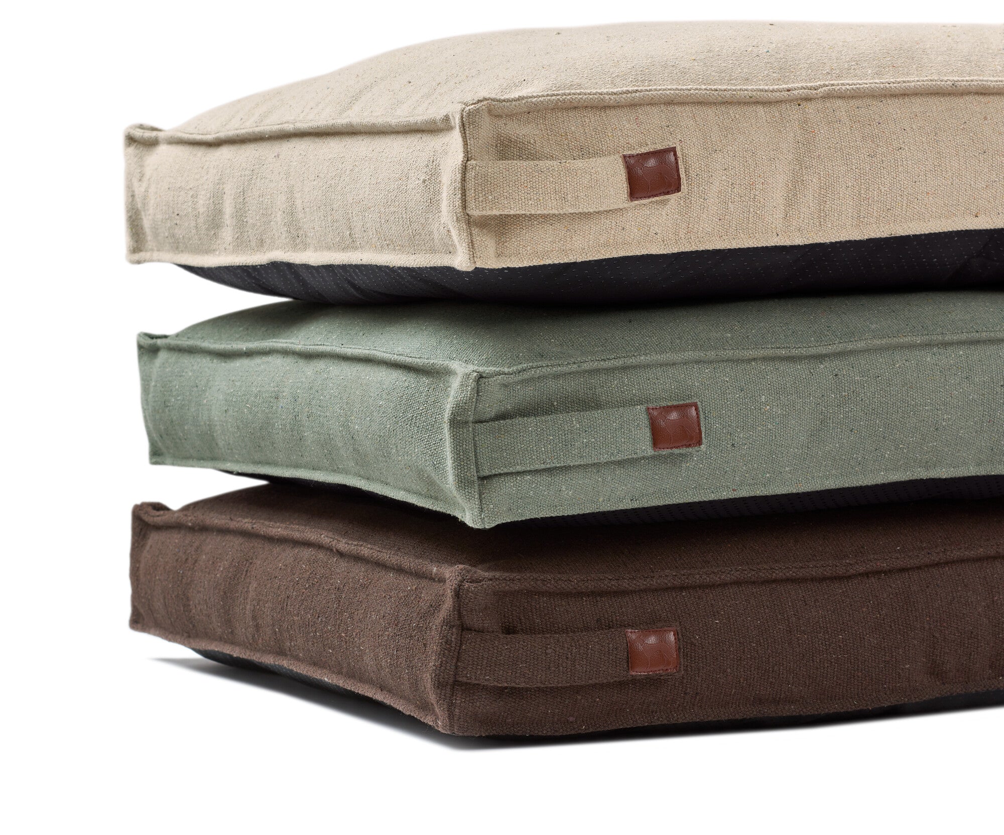 BELLUNO Bed - Hunter-petstore -Made mainly from recycled materials -Pleasantly robust material mix of cotton and polyester -Reversible inner cushion -Anti-slip underside -Covers washable at 140 °F