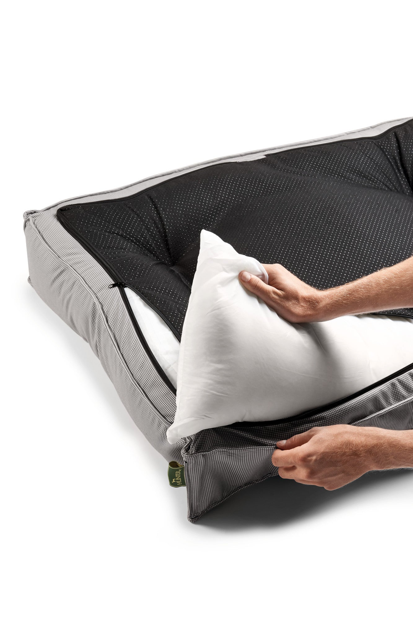 LANCASTER Quilted Bed - Hunter-petstore -Quilted dog bed for resting and relaxing -Elegant, quiet design with discreet Pepita pattern -With a high, comfortable filling -Pleasant and soft feel -Slip-resistant underside -Cover removable by zipper and washable at 140 °F