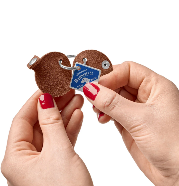 Dog Tag Case Pendant AALBORG - Hunter-petstore -Pendant to attach to the collar -Case for dog tags such as tax disc or name tag -Protects the dog tags -Prevents jingling -Made in Germany