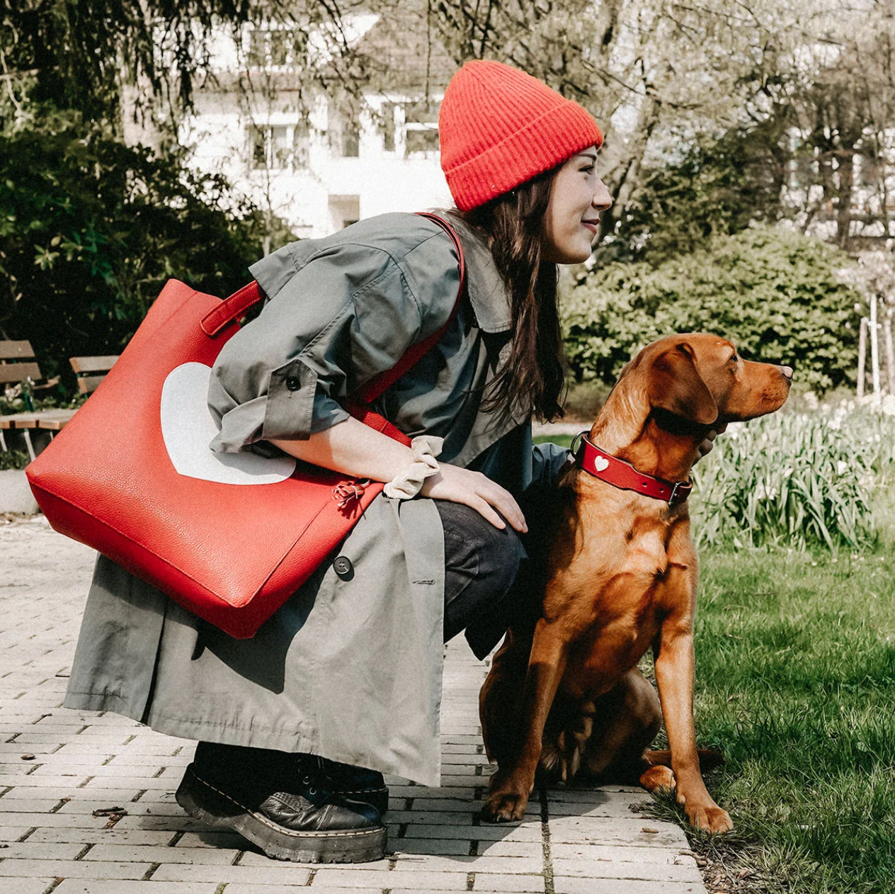 MILANO Love Shopper - Hunter-petstore -inner pocket with zip and mobile telephone pocket -closed with a snap fastener -plenty of storage space -wide straps for maximum carrying comfort -Made in Germany