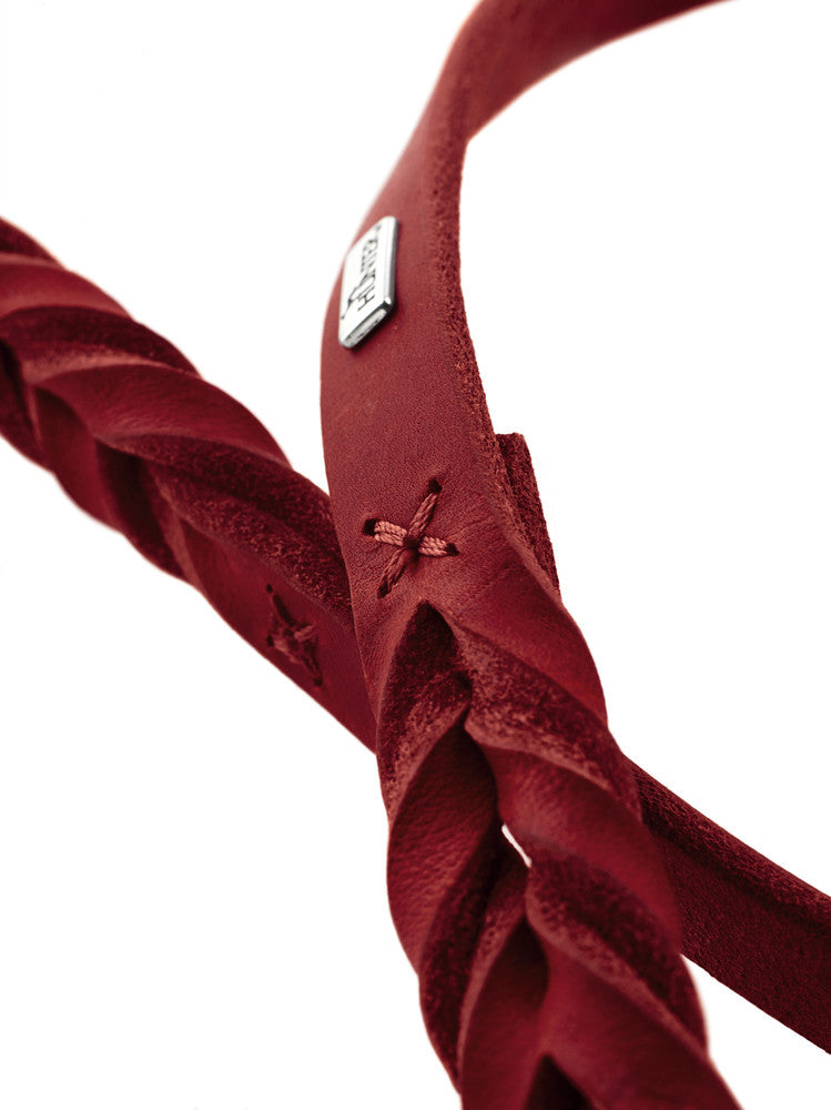 SOLID EDUCATION Leash - Hunter-petstore -particularly tough and hard-wearing leather -hand-braided -with a leather keyring -snap bolt braided into the leather -with hand loop -made in Germany