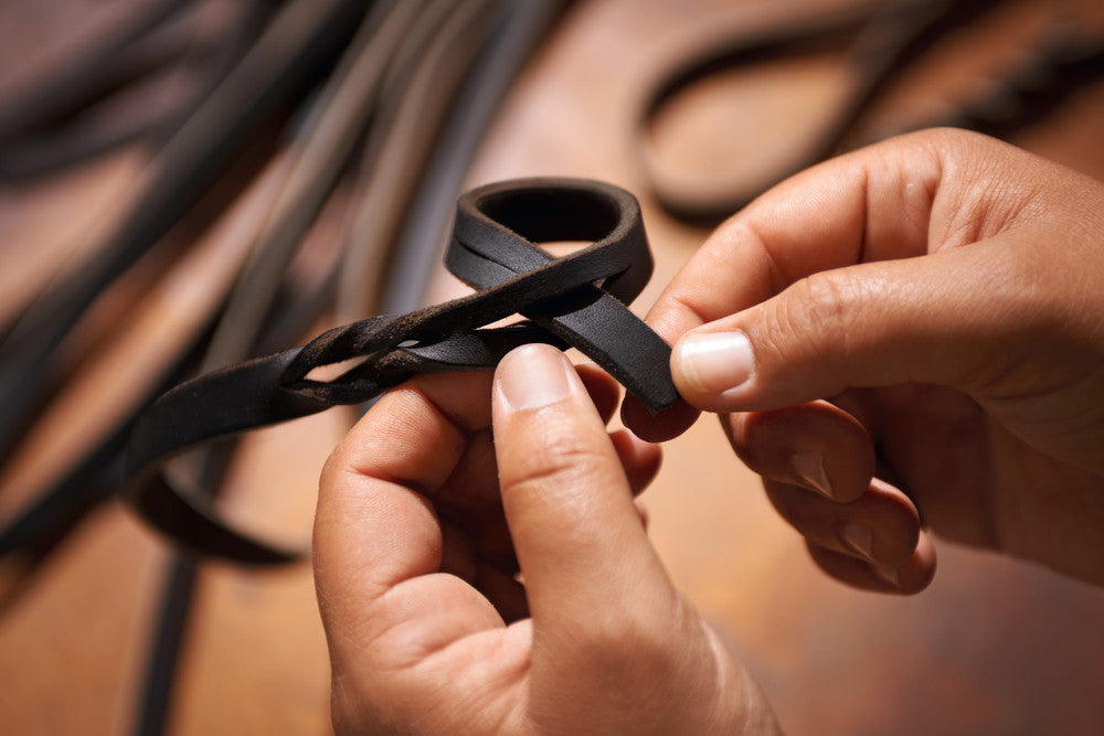 SOLID EDUCATION Adjustable Leash - Hunter-petstore -particularly tough and hard-wearing leather-hand-braided-with a leather keyring-snap bolt braided into the leather-3-fold adjustable-made in Germany