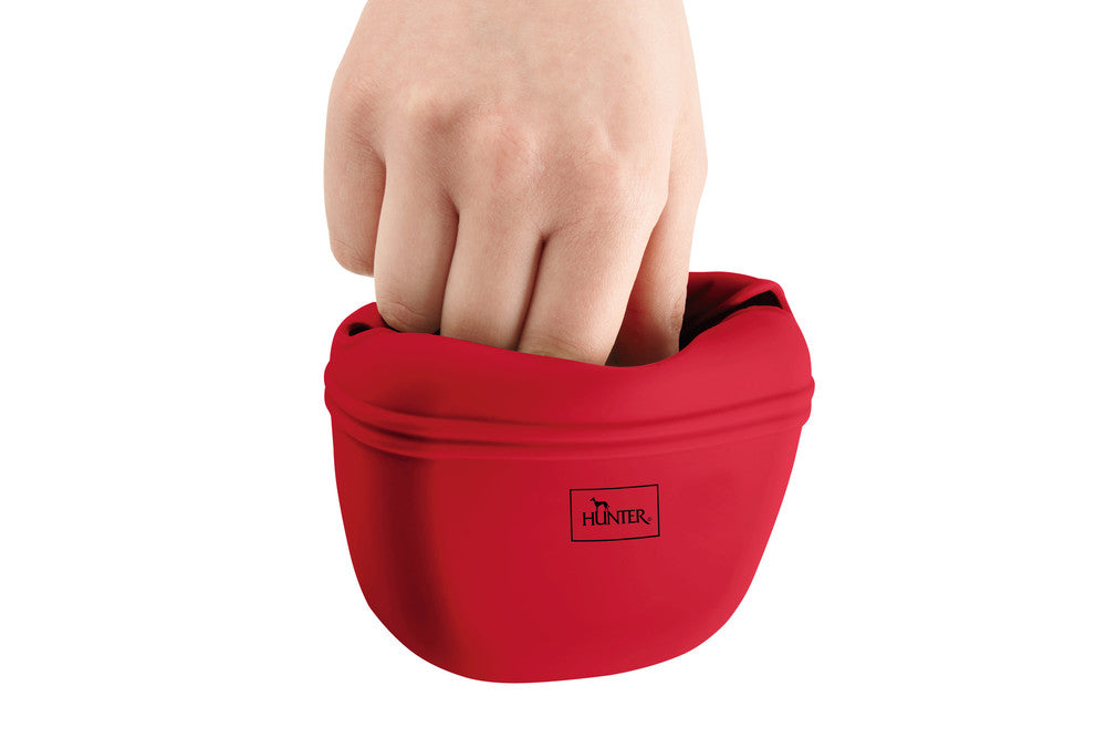 LUGO Silicone Belt Bag - Hunter-petstore -fillable snack bag for dog training -ideal for on the go -particularly easy to clean -closes securely thanks to magnetic closure -can be attached to a belt or the like -food safe