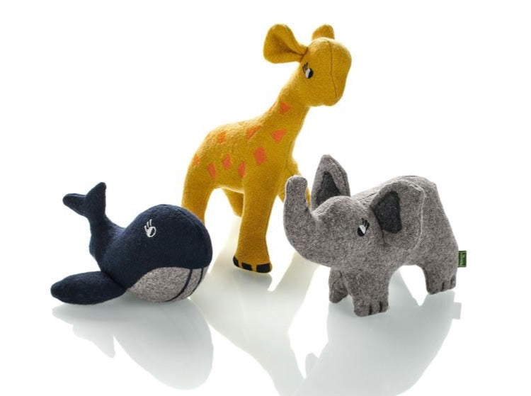 EIBY Whale Dog toy - Hunter-petstore -cute animal dog toy, without squeaker -for playing, cuddling and loving -made of up-cycled outer material and recycled filling -attractive yet tough wool/polyester mix -machine washable at 86°F