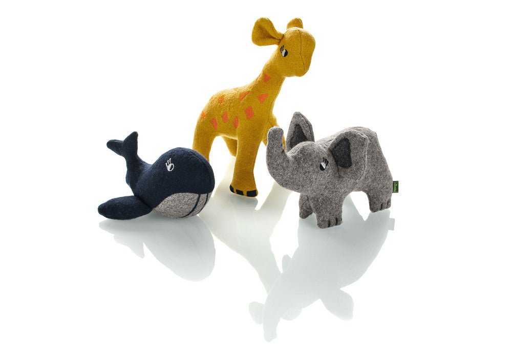 EIBY Giraffe Dog toy - Hunter-petstore -cute animal dog toy, without squeaker -for playing, cuddling and loving -made of up-cycled outer material and recycled filling -attractive yet tough wool/polyester mix -machine washable at 86 °F