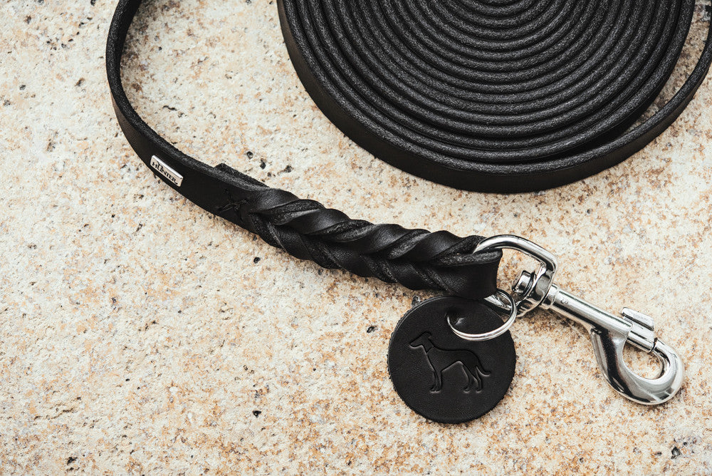 SOLID EDUCATION Tracking leash - Hunter-petstore -Search and drag line for dog sports and training -Ideal for tracking work and on-call training -Without hand strap -Stable bolt hook woven by hand -Special grease for more grip and suppleness -Robust, reliable and weatherproof -Made in Germany