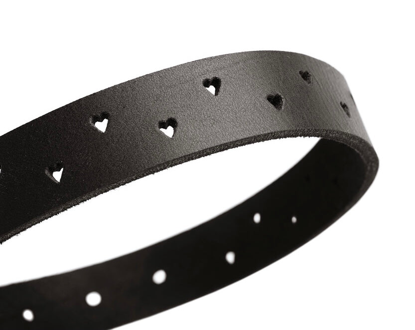 AALBORG Soul Collar - Hunter-petstore -classic collar, universally usable -especially well-suited to use in dog sports due to a liberal application of oil -particularly tough and hard-wearing leather -with charming heart punching -made in Germany