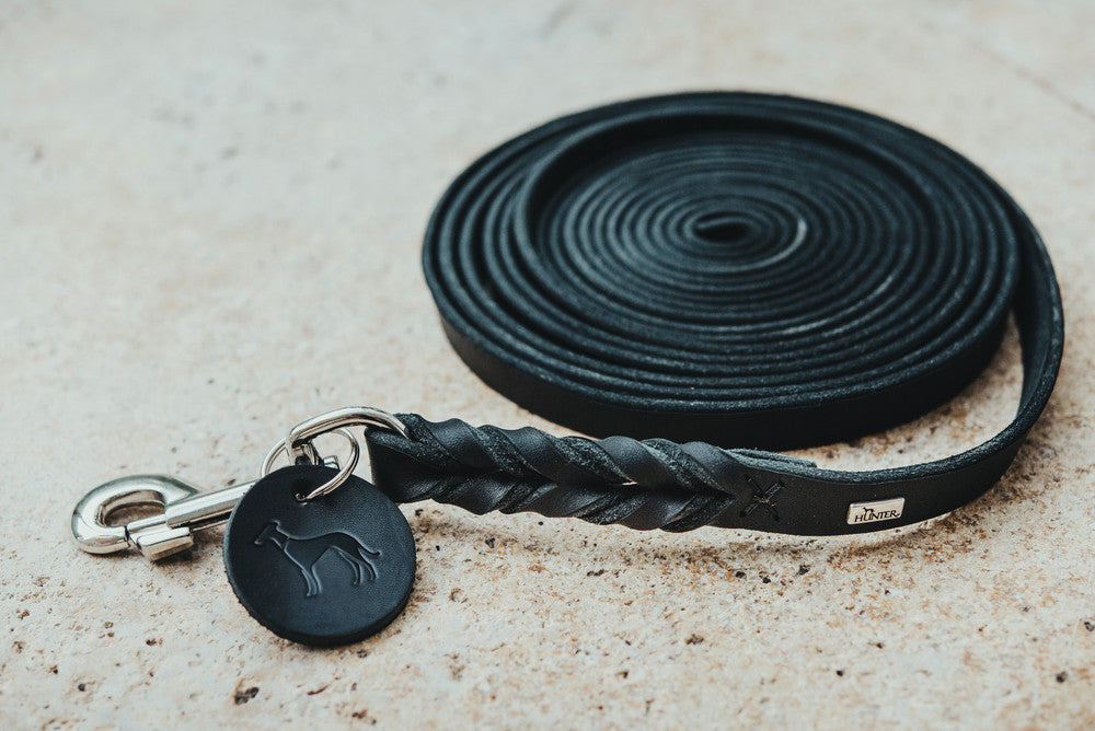 SOLID EDUCATION Tracking leash - Hunter-petstore -Search and drag line for dog sports and training -Ideal for tracking work and on-call training -Without hand strap -Stable bolt hook woven by hand -Special grease for more grip and suppleness -Robust, reliable and weatherproof -Made in Germany