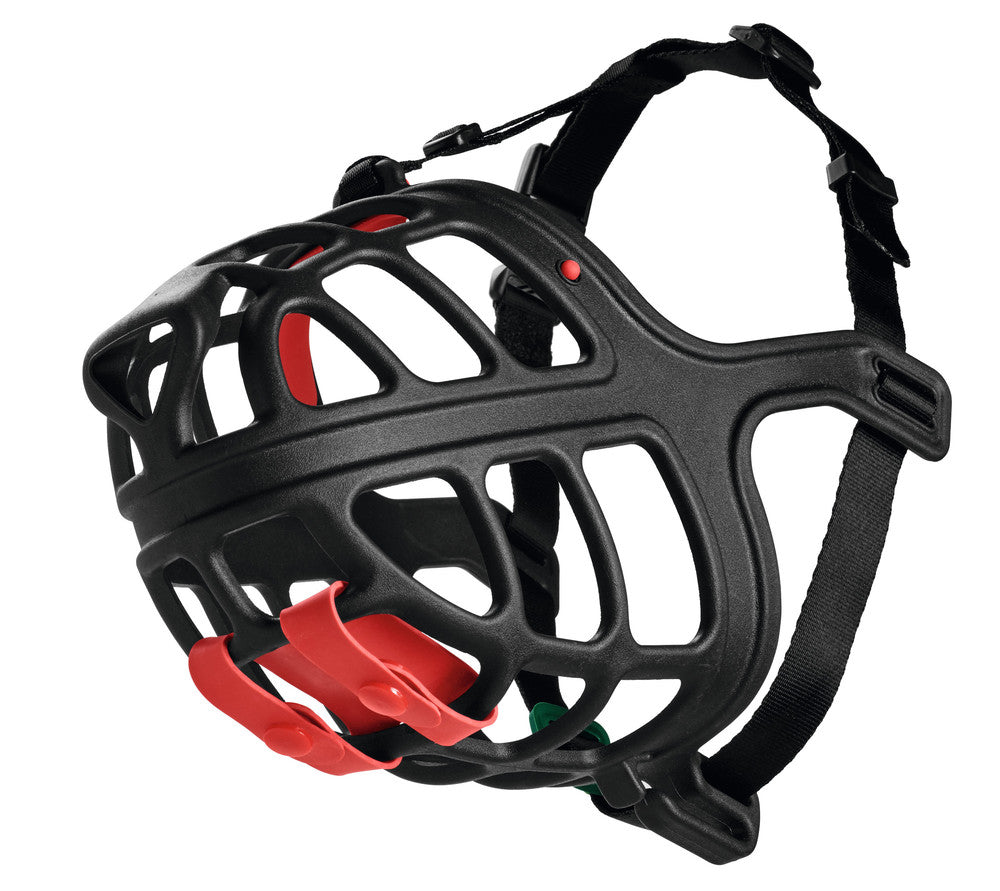 ALBURY Muzzle - Hunter-petstore -custom-fit muzzle for a wide range of head shapes -use of TPE enables slight deformation and thus adaptation to the dog's snout by heating in hot water (approx. 10 minutes, >158 °F) -wide range of applications (travel, fear and aggression, after operations, etc.) -infinitely adjustable nylon straps for a secure fit -generous grille allows panting, water intake and vomiting -with removable poison bait guard