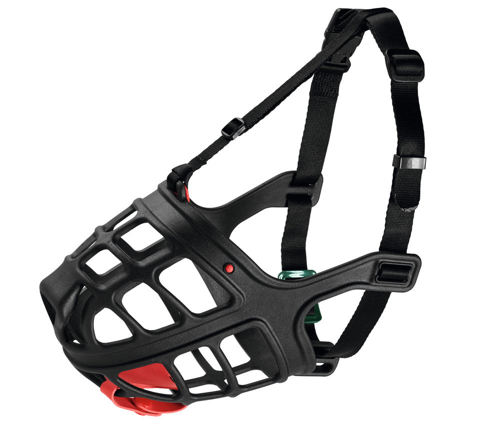 ALBURY Muzzle - Hunter-petstore -custom-fit muzzle for a wide range of head shapes -use of TPE enables slight deformation and thus adaptation to the dog's snout by heating in hot water (approx. 10 minutes, >158 °F) -wide range of applications (travel, fear and aggression, after operations, etc.) -infinitely adjustable nylon straps for a secure fit -generous grille allows panting, water intake and vomiting -with removable poison bait guard
