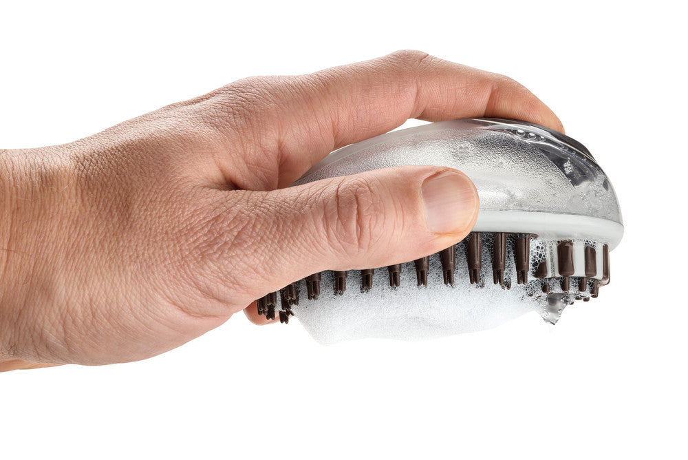 Grooming currycomb SPA with integrated shampoo-function - Hunter-petstore -Curry comb with integrated shampoo function -Suitable for medium-length and long fur -Special threefold massage pins -Brush can be filled with shampoo -Ergonomic design for optimum handling